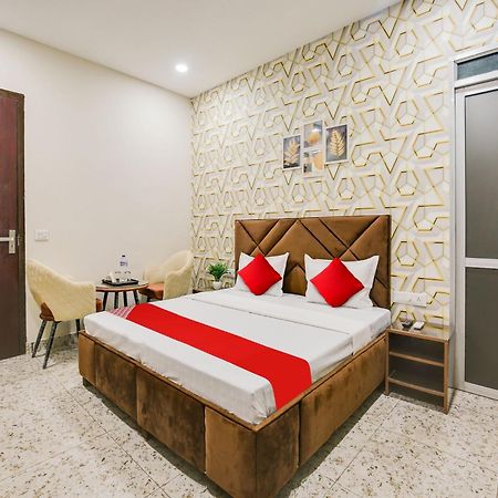 Hotel O Silver Sky Ludhijána Kültér fotó