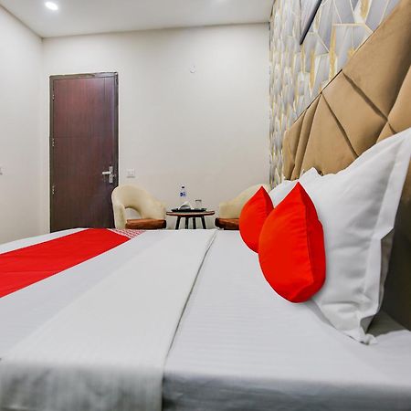 Hotel O Silver Sky Ludhijána Kültér fotó