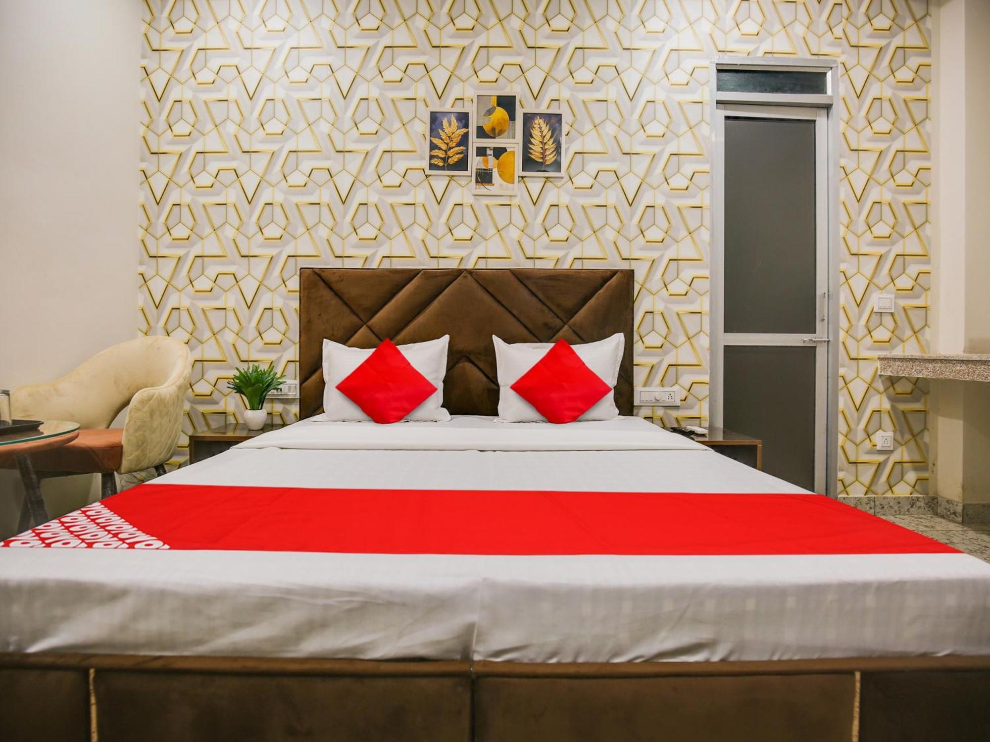 Hotel O Silver Sky Ludhijána Kültér fotó