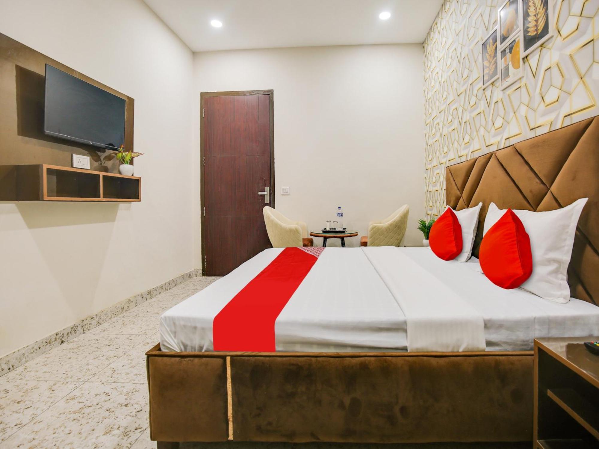 Hotel O Silver Sky Ludhijána Kültér fotó
