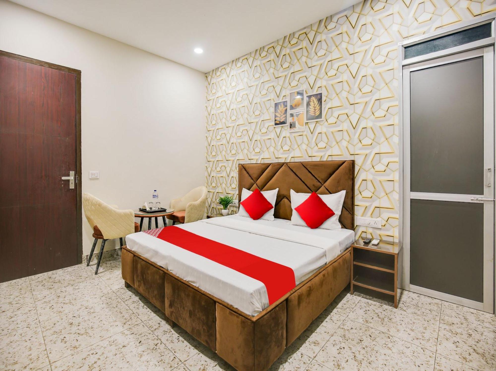 Hotel O Silver Sky Ludhijána Kültér fotó